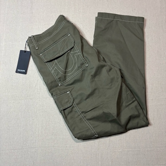 NWT True Religion Jeans 108335 Men's Kalamata Green Cargo Pants Size 34 - Picture 1 of 8